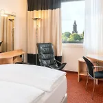Hotell Nh 4*