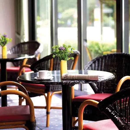 ホテル Nhオーバーハウゼン 4*